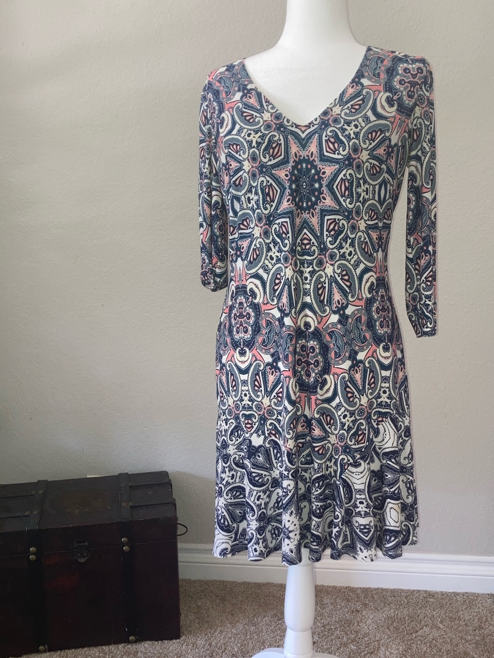 Eliza J Navy, Blush & Cream Paisley V‑Neck Midi Dress